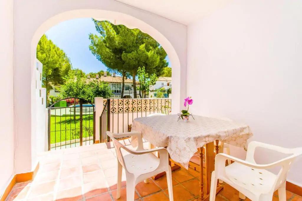 Apartament Casa Del Gato Rojo , Communal Swimming Pool , Terrace With Barbecue Torrevieja Exteriör bild
