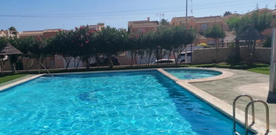 Apartament Casa Del Gato Rojo , Communal Swimming Pool , Terrace With Barbecue Torrevieja Exteriör bild