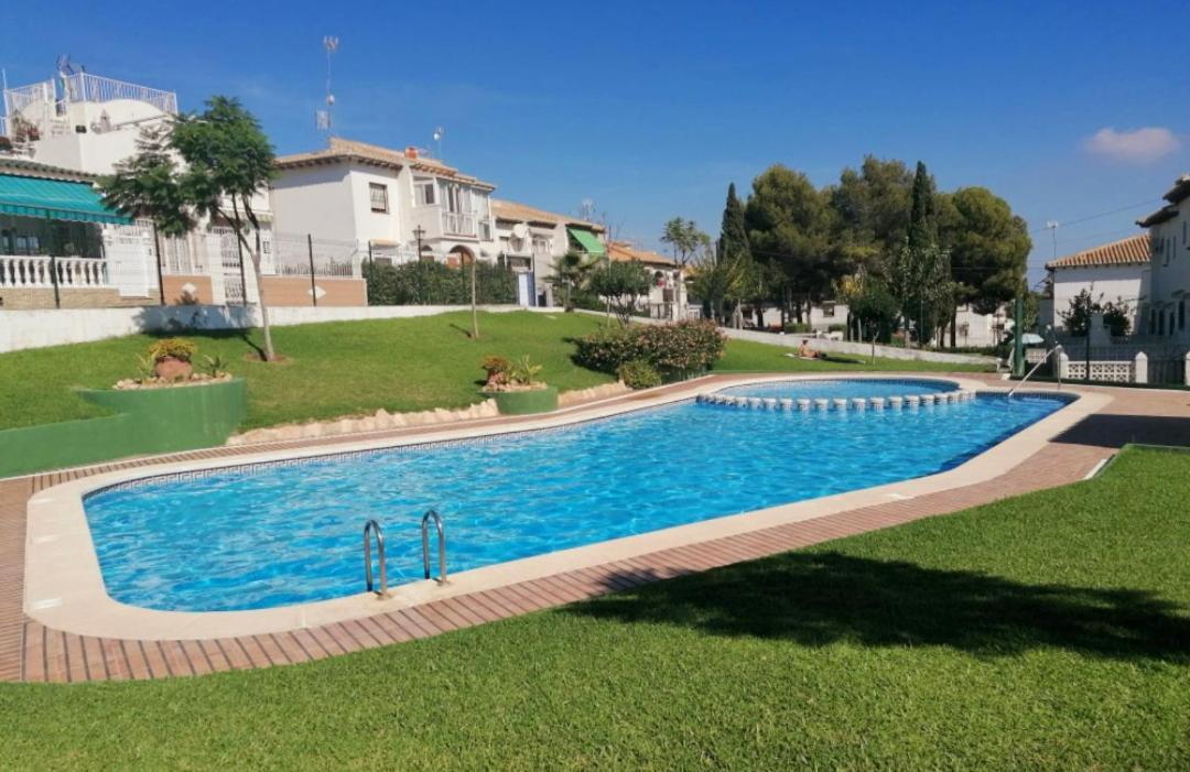 Apartament Casa Del Gato Rojo , Communal Swimming Pool , Terrace With Barbecue Torrevieja Exteriör bild